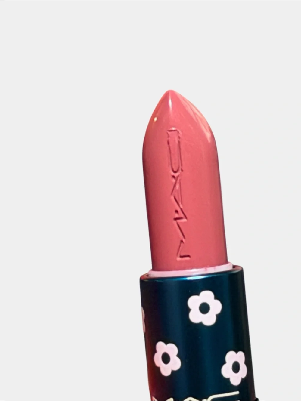 MAC DISNEY Minnie Lustreglass Lipstick in UPSY DAISY- Dusty Rose Pink LE BNIB!!